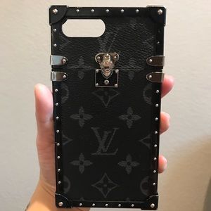 📱✨100% AUTHENTIC LV IPHONE 7+ CASE ✨📱